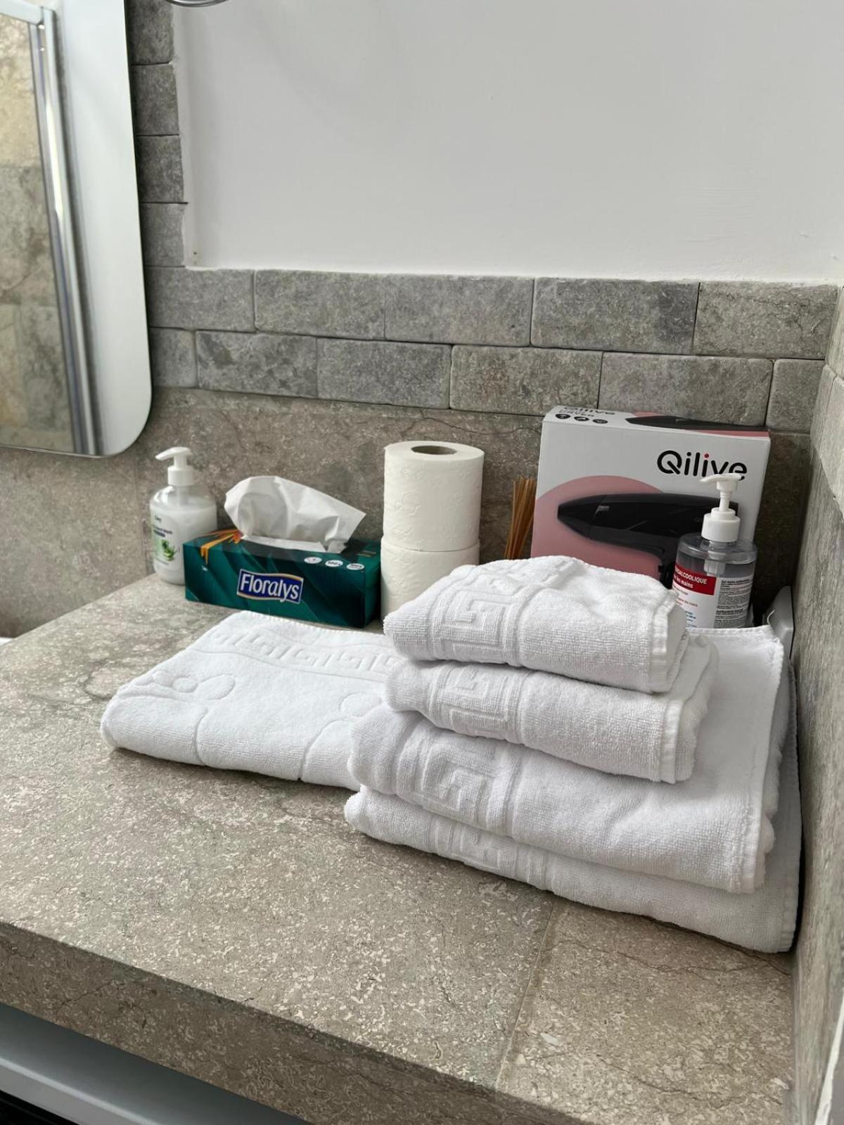 Luxus Cluj Airport Apartments Dış mekan fotoğraf